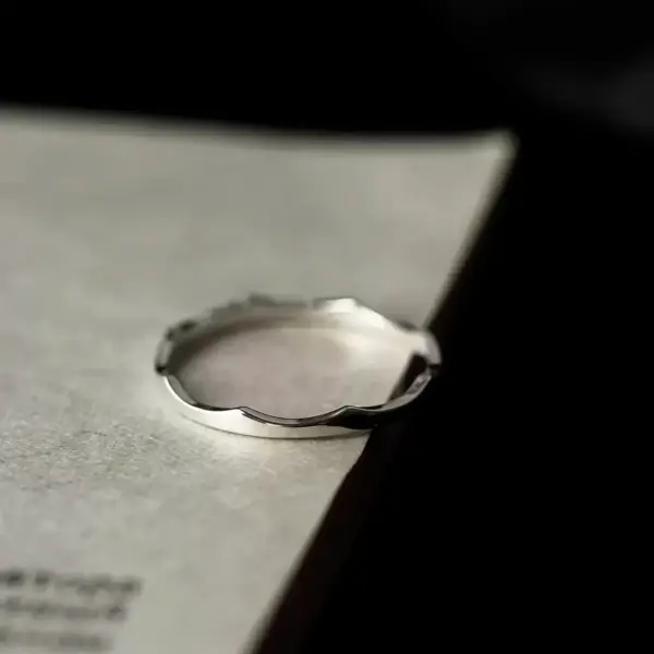 Polished Wave Band Ring in Sterling Silver Polished Wave Band Ring in Sterling Silver - 2