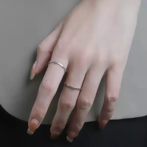 Polished Wave Band Ring in Sterling Silver Polished Wave Band Ring in Sterling Silver - 3