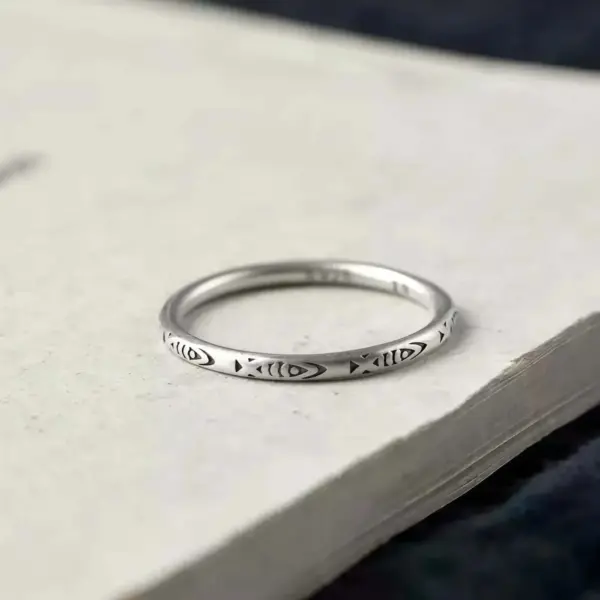 Fish-Pattern Silver-Tone Slim Band Ring Fish-Pattern Silver-Tone Slim Band Ring - 2