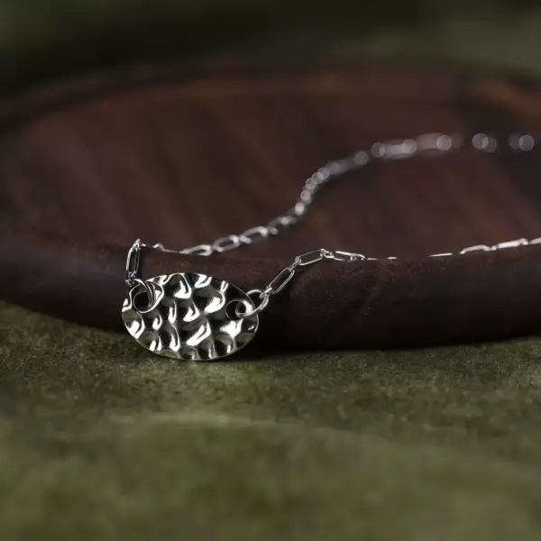 Hammered Oval Pendant Necklace Hammered Oval Pendant Necklace - 4