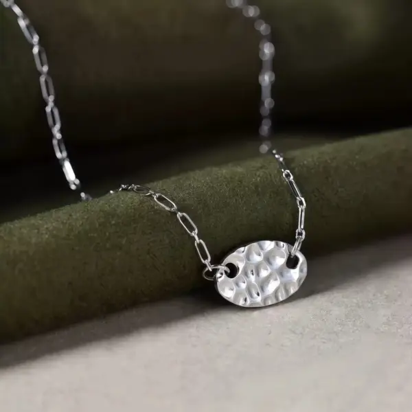 Hammered Oval Pendant Necklace Hammered Oval Pendant Necklace - 2