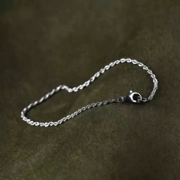 Polished Fine Twisted Chain Bracelet in Sterling Silver - 1