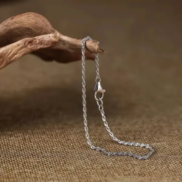 Polished Fine Twisted Chain Bracelet in Sterling Silver Polished Fine Twisted Chain Bracelet in Sterling Silver - 2