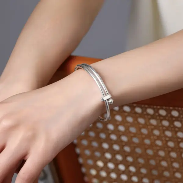 Adjustable Polished Open Bangle in 999 Silver Adjustable Polished Open Bangle in 999 Silver - 3