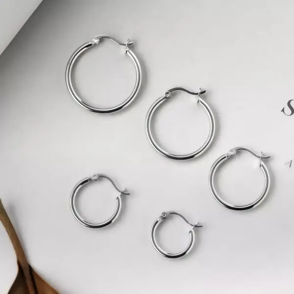Simple Hoop Earrings in Sterling Silver Simple Hoop Earrings in Sterling Silver - 3